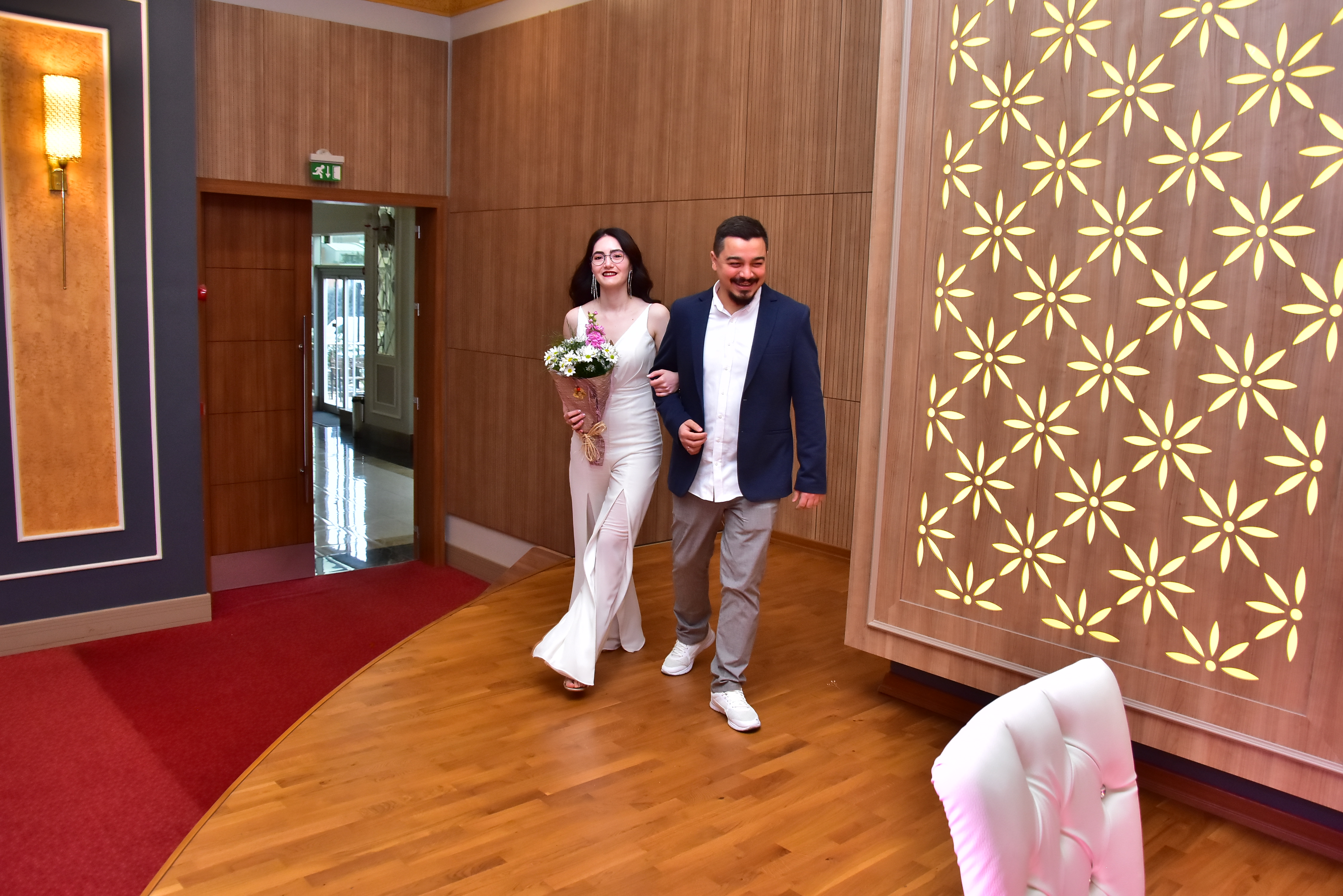 Özgür ÖZÇELİK